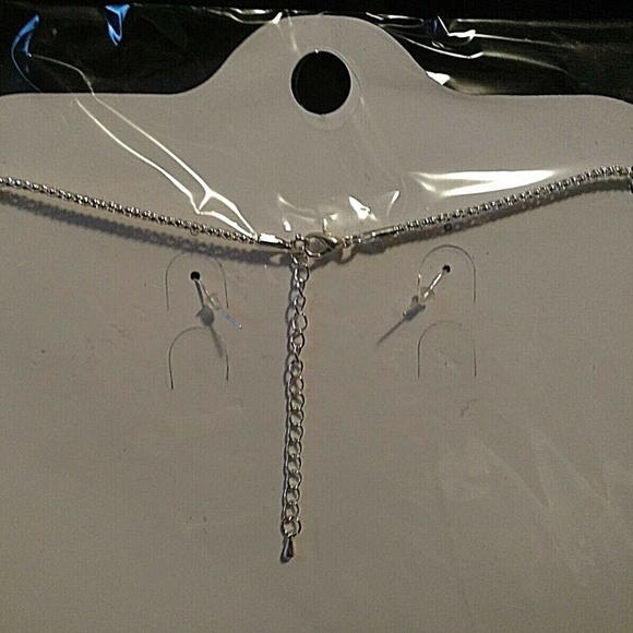 NWT 3 pcs Butterfly Pendant on Chain w/Matching Earrings NEW UNITED KINGDOM - Picture 3 of 6